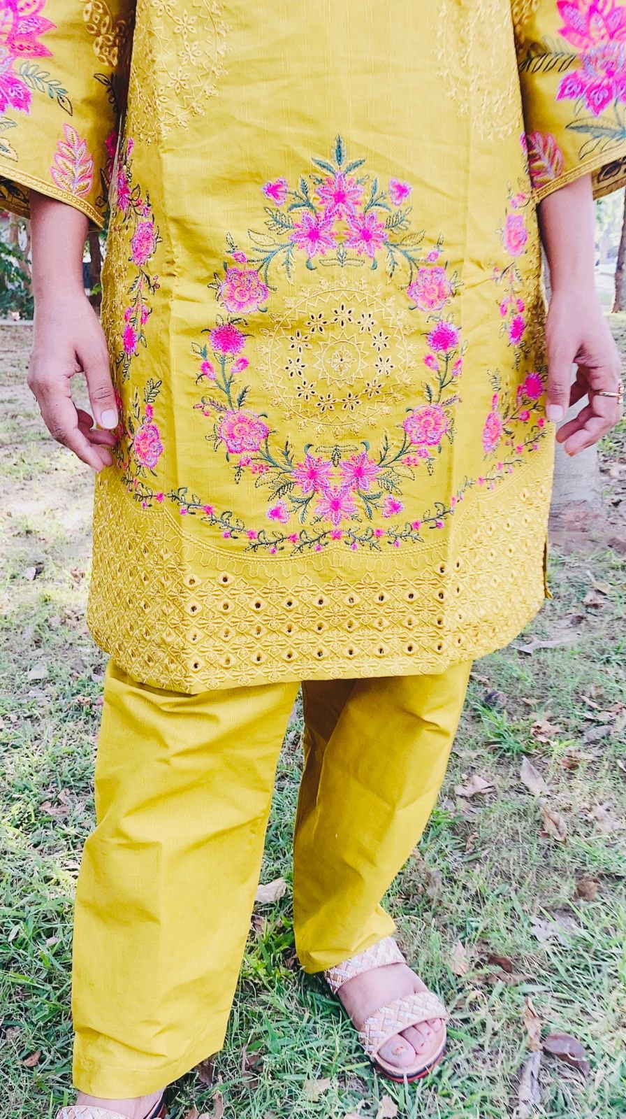 WhatsApp Image 2025-10-27 at 23.33.55 (2)